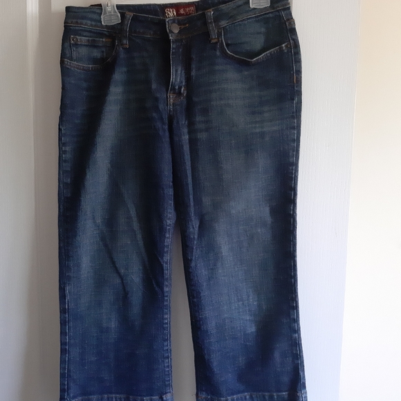 2 Denim Pants 1 Denim Capri Pants - Picture 9 of 10